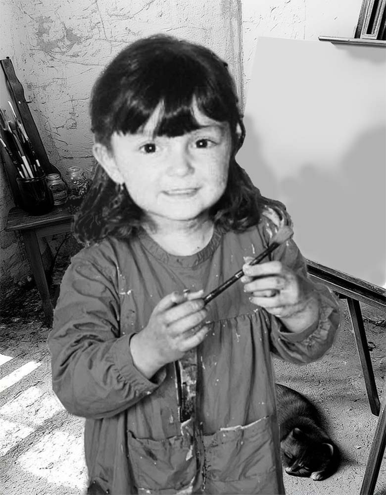 Photo en noir et blanc de Virginie NGUYEN enfant dans un atelier de peintre.