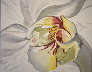 Peinture à l'huile intitulée "la petite orchidée", représentant dans des teintes blanches, grises, jaunes et rouges, le cœur d'une orchidée.