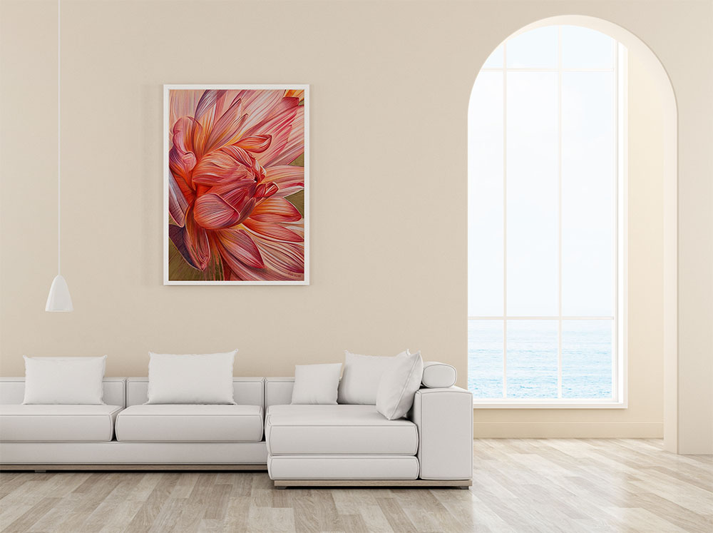 Dessin d'un lotus sacré orangé accroché sur le mur d'un salon beige